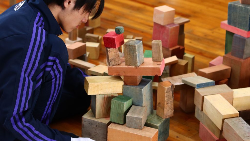 「探究×アート」の新モデル、西武学園文理中学・高等学校で始動。探究必修化が進む中、アートを軸に社会とつながる新たな学びをスタート。10月25・26日の2日間は、地域との共創イベントを開催! 5 4 2